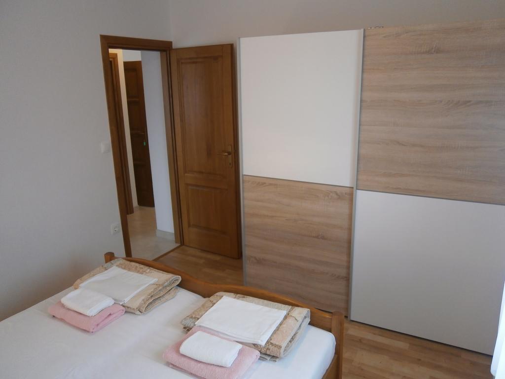 Apartments Crncic Šilo Zimmer foto