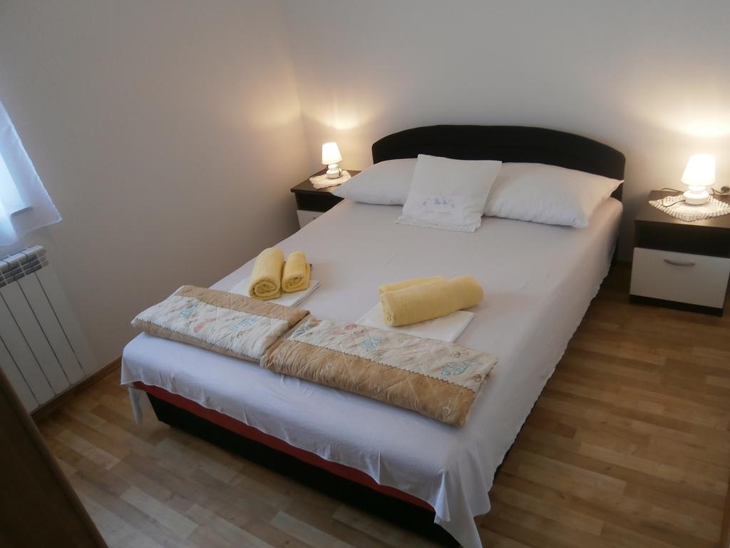 Apartments Crncic Šilo Zimmer foto