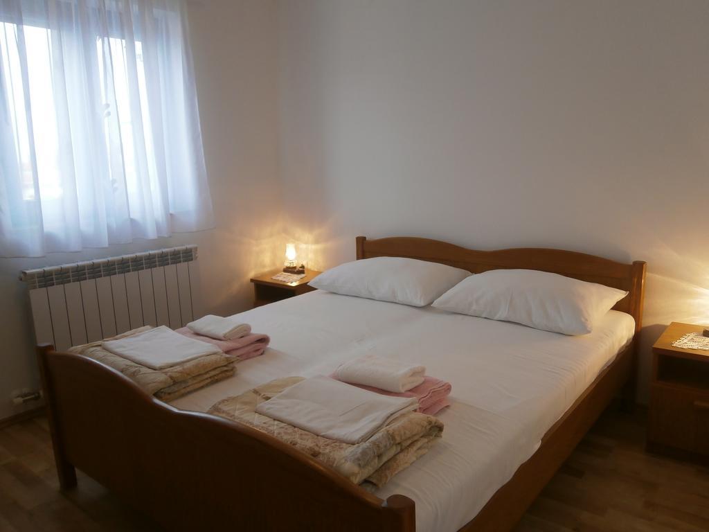 Apartments Crncic Šilo Zimmer foto